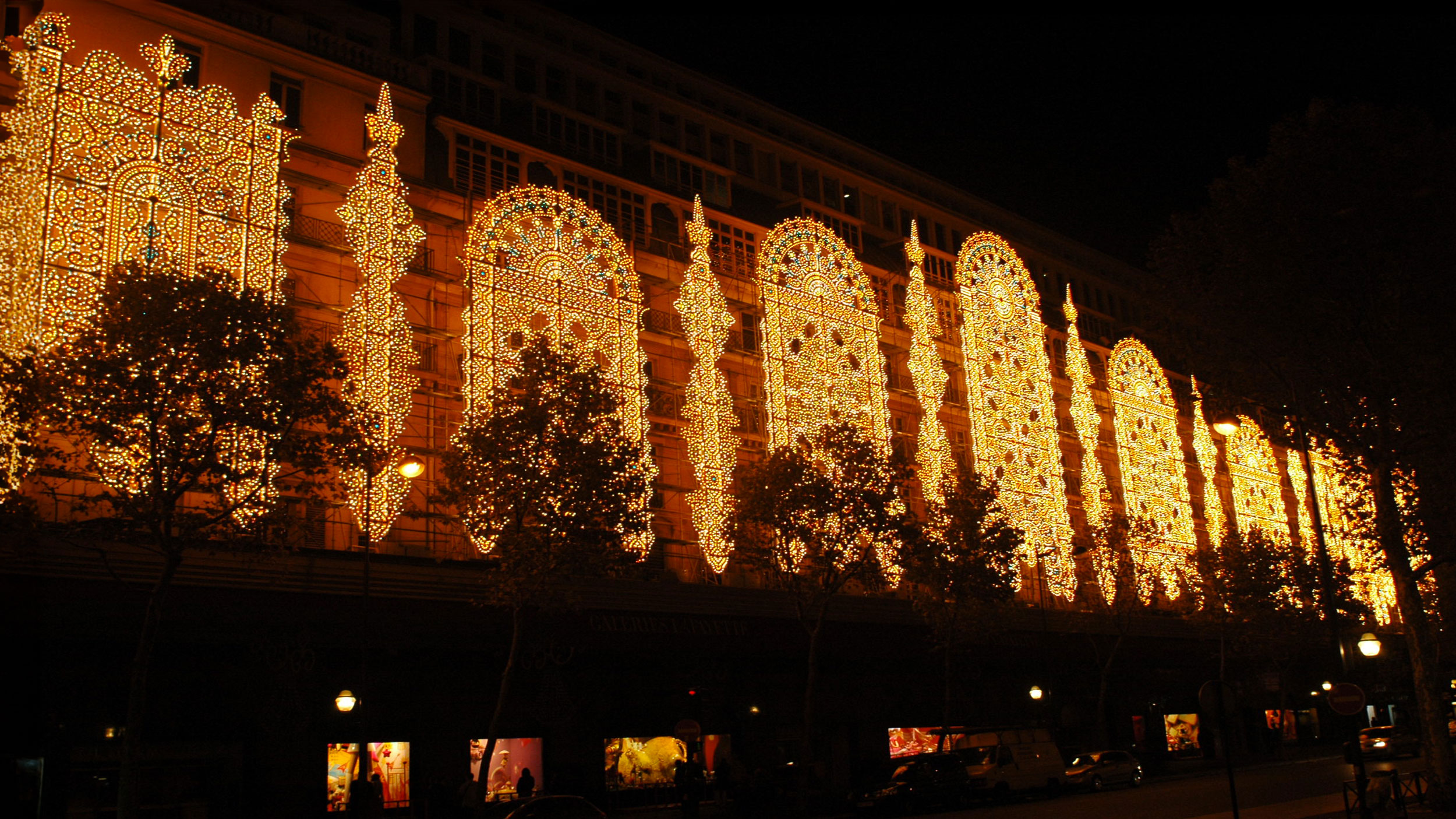 2007_Parigi---Galeries-Lafayette06